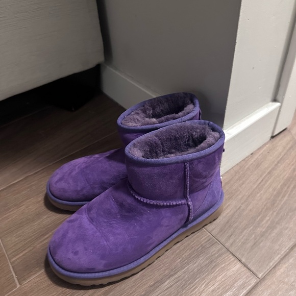 purple low uggs - Picture 3 of 4